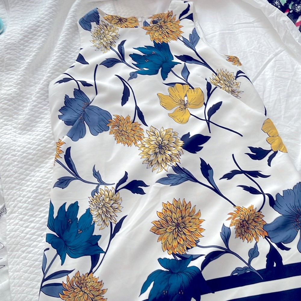 Ann Taylor factory size 6p blue and yellow floral with navy stripes at bottom